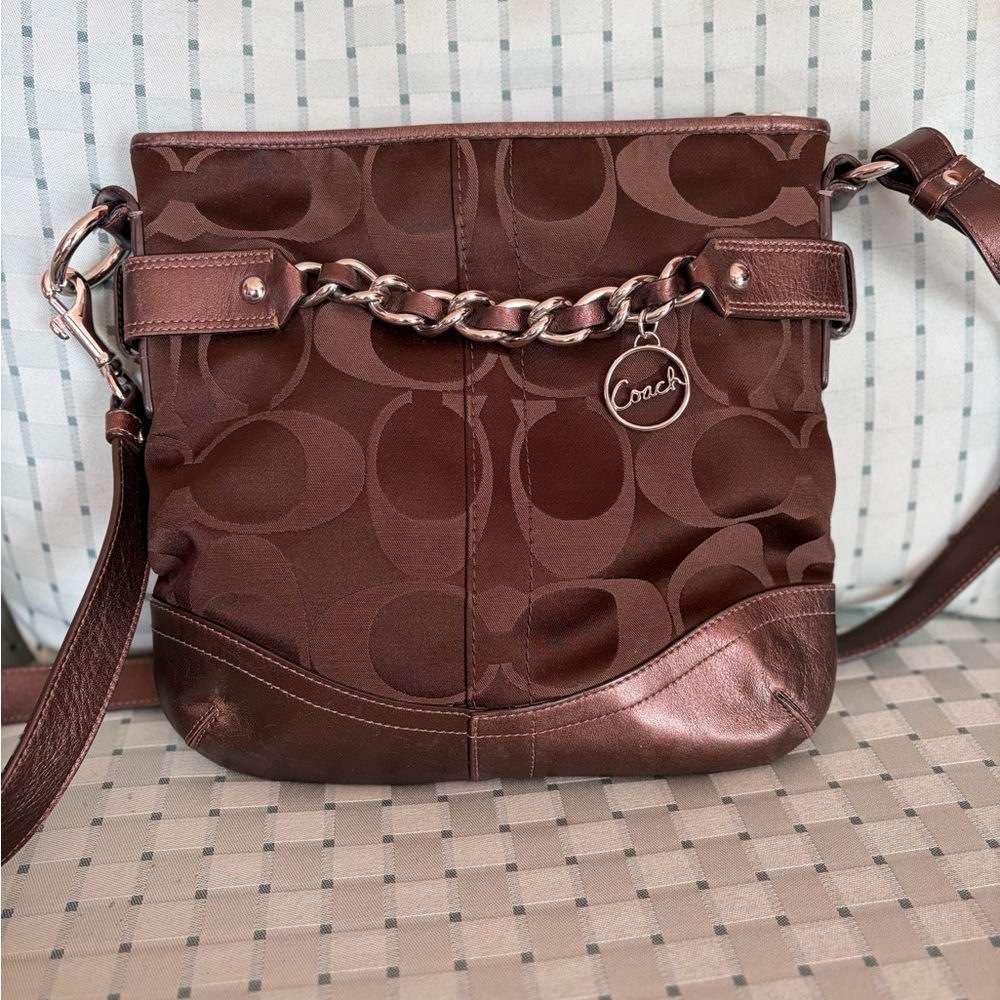 Coach Canvas Signature Crossbody Shoulder Bag.  Model G1221-F19730,